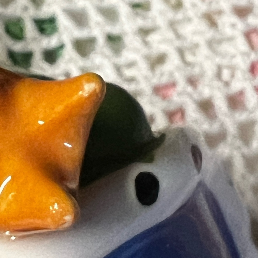 Frog Salt & Pepper Shakers Magnetized Kissing Frogs Ceramic - Picture 14 of 14